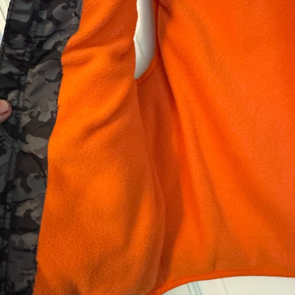 Kids MOST ADORABLE Camouflage Dinosaurs Puffer Vest with Orange Trim. Like New! - Picture 6 of 8